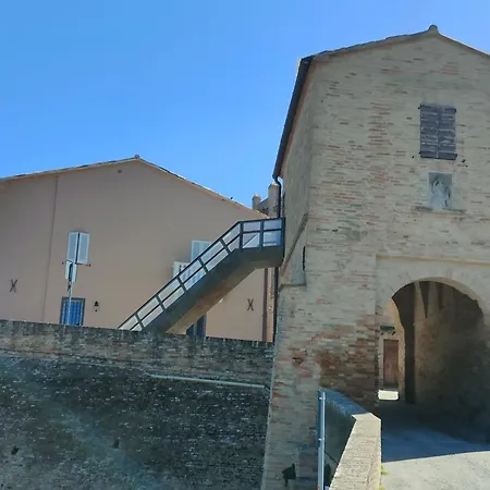 Bed & Breakfast Montefabbri 3*